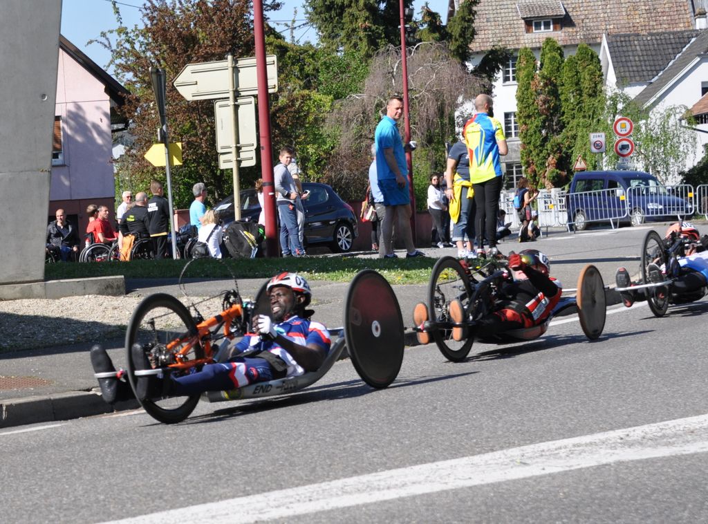 Confirmation à Veauchette (42), malchance à Rosenau (68)